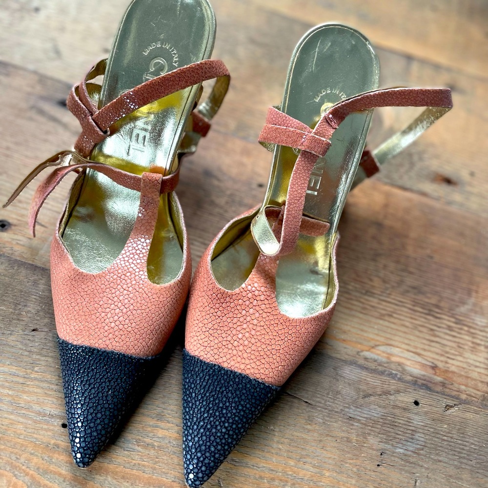Vintage Chanel Pointed sling back